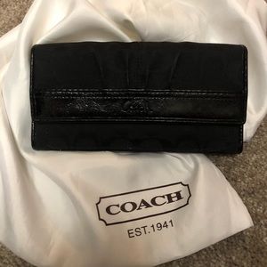 ❌SOLD❌Authentic Coach billfold, checkbook